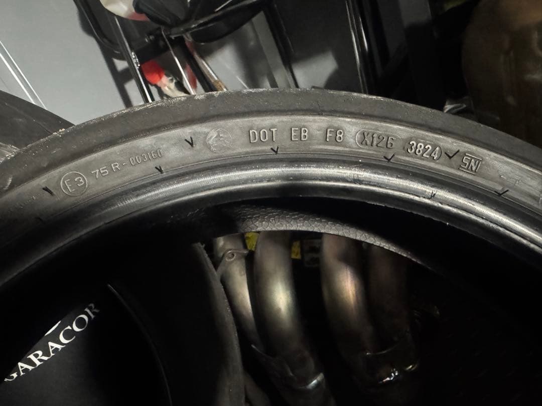 ピレリ DIABLO SUPER CORSA V3 SP