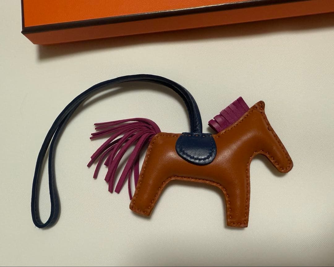 最終値下げ　エルメス　ロデオチャームpm HERMES