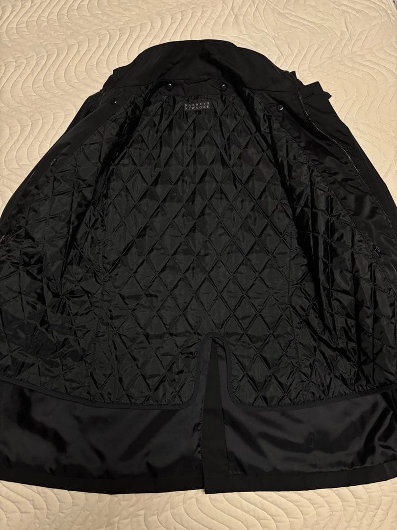 メンズトレンチコート　ビジネスコート　バーニーズニューヨーク　ライナー付　黒Ｌ