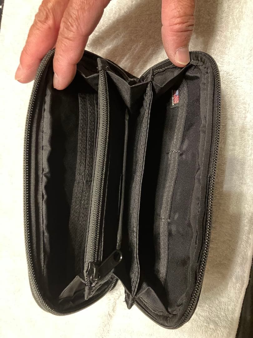 ブリーフィング　ブラック 長財布