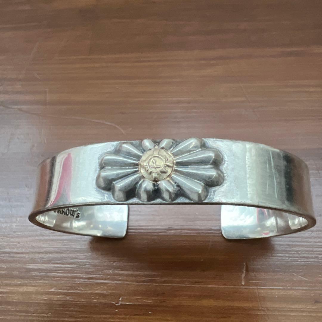 FIRST ARROWS フラワーモチーフ バングル