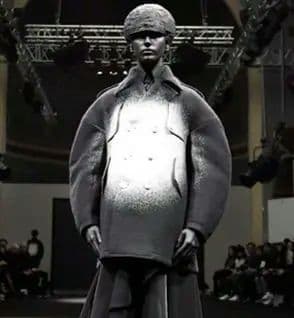 ANREALAGE　Light ライト　　コレクションピース　ファーストルック