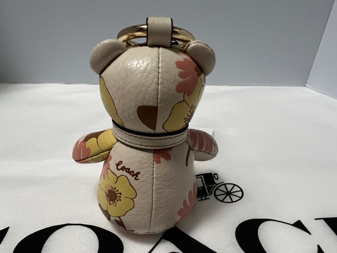 【未使用・新品】花柄デザインのコーチ　ベア バックチャーム