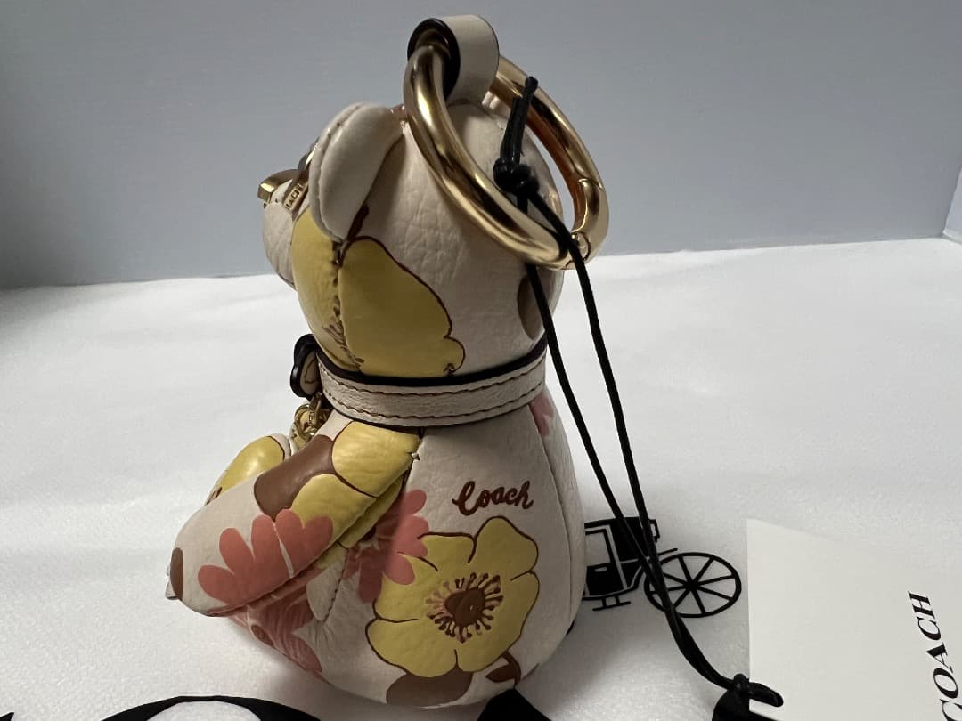 【未使用・新品】花柄デザインのコーチ　ベア バックチャーム