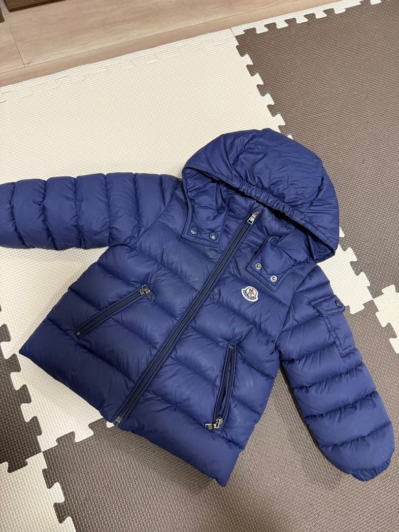 Moncler モンクレール　ダウンジャケット