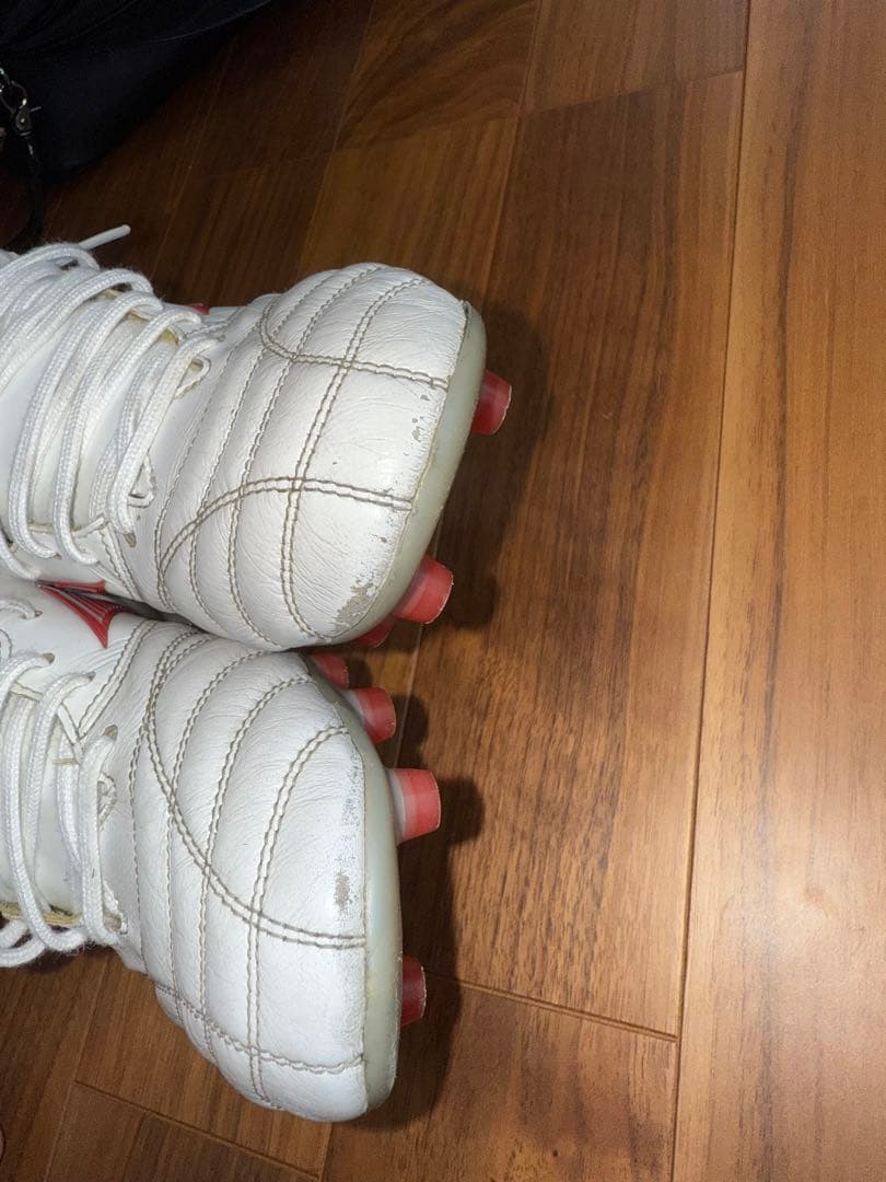 モレリアネオ　限定色　白✖️赤　25.5