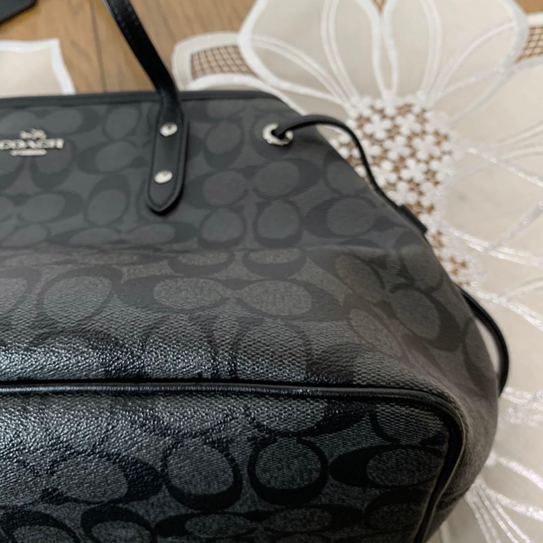 極美品⭐️ほぼ未使用品【❤️COACH♡コーチ】PVCシグネチャー黒トートバッグ