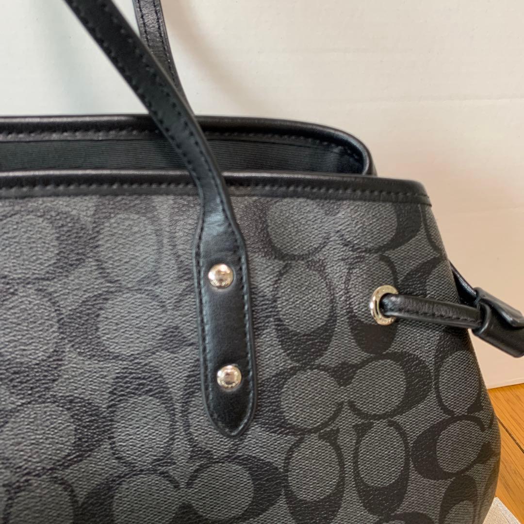 極美品⭐️ほぼ未使用品【❤️COACH♡コーチ】PVCシグネチャー黒トートバッグ