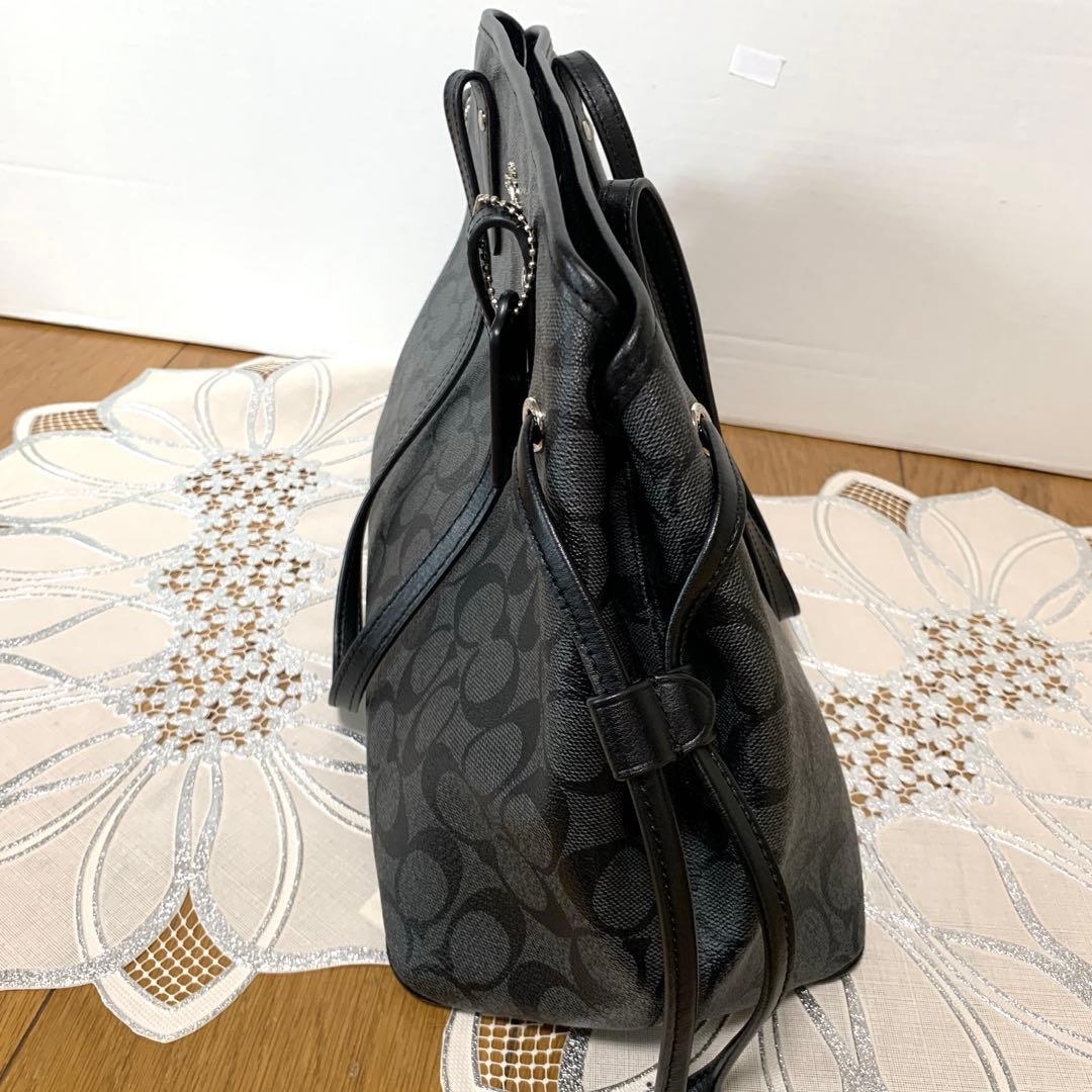 極美品⭐️ほぼ未使用品【❤️COACH♡コーチ】PVCシグネチャー黒トートバッグ