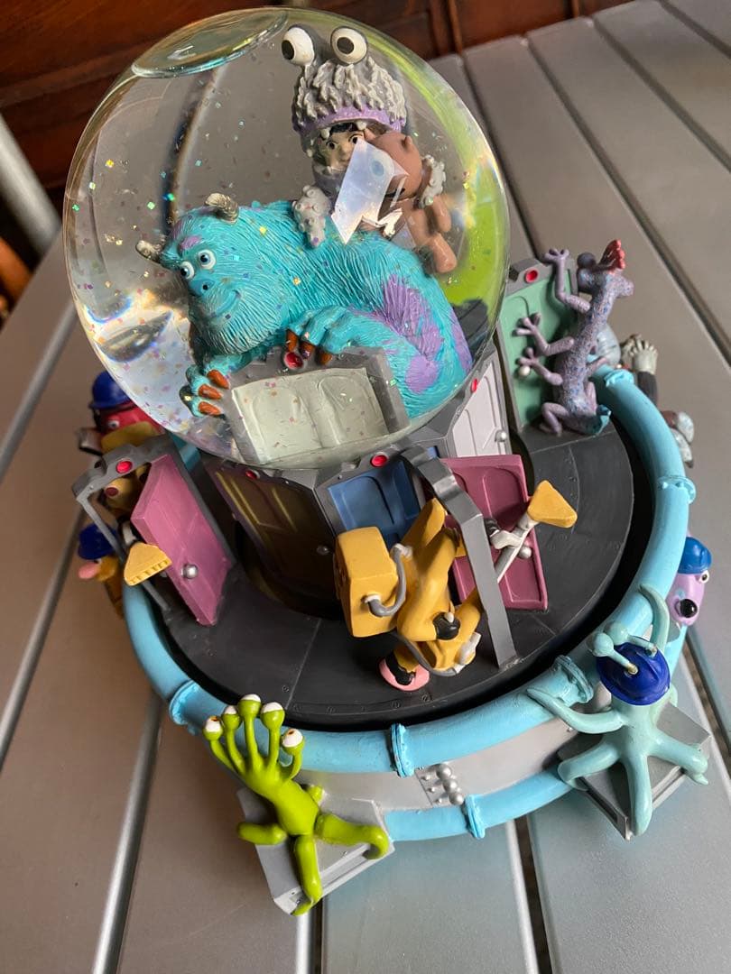 モンスターズ・インク スノードーム　オルゴール　フィギュア　ディズニー　レア