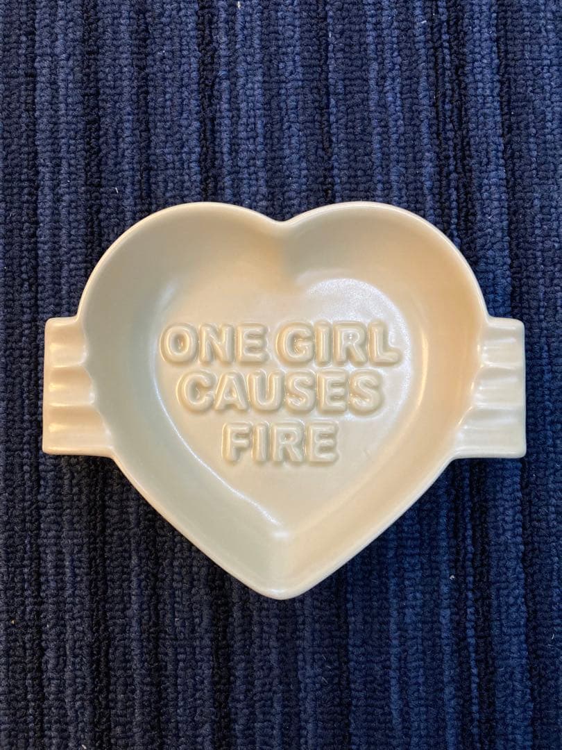 tatoo studio yamada タトゥー スタジオ　灰皿 IVORY