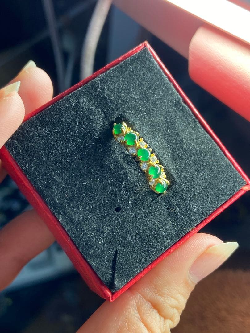 ミャンマー産A貨翡翠 リング｜色標級 氷陽緑 5石｜各3.3mm｜封底