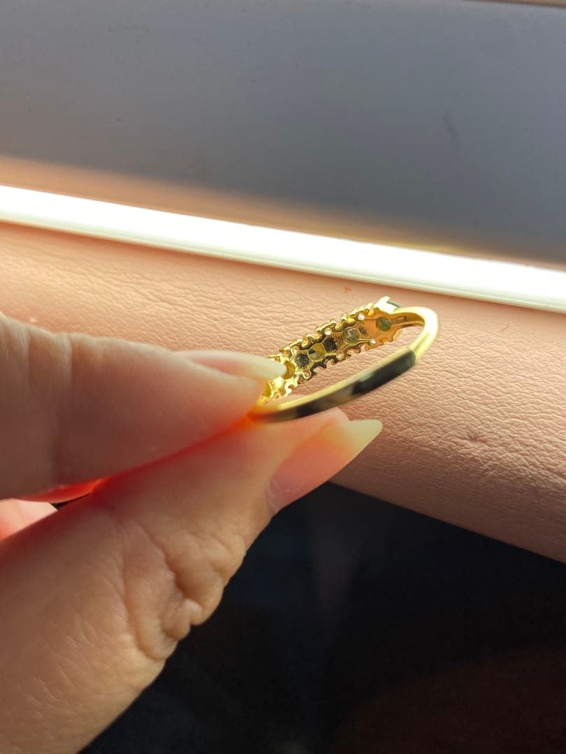 ミャンマー産A貨翡翠 リング｜色標級 氷陽緑 5石｜各3.3mm｜封底