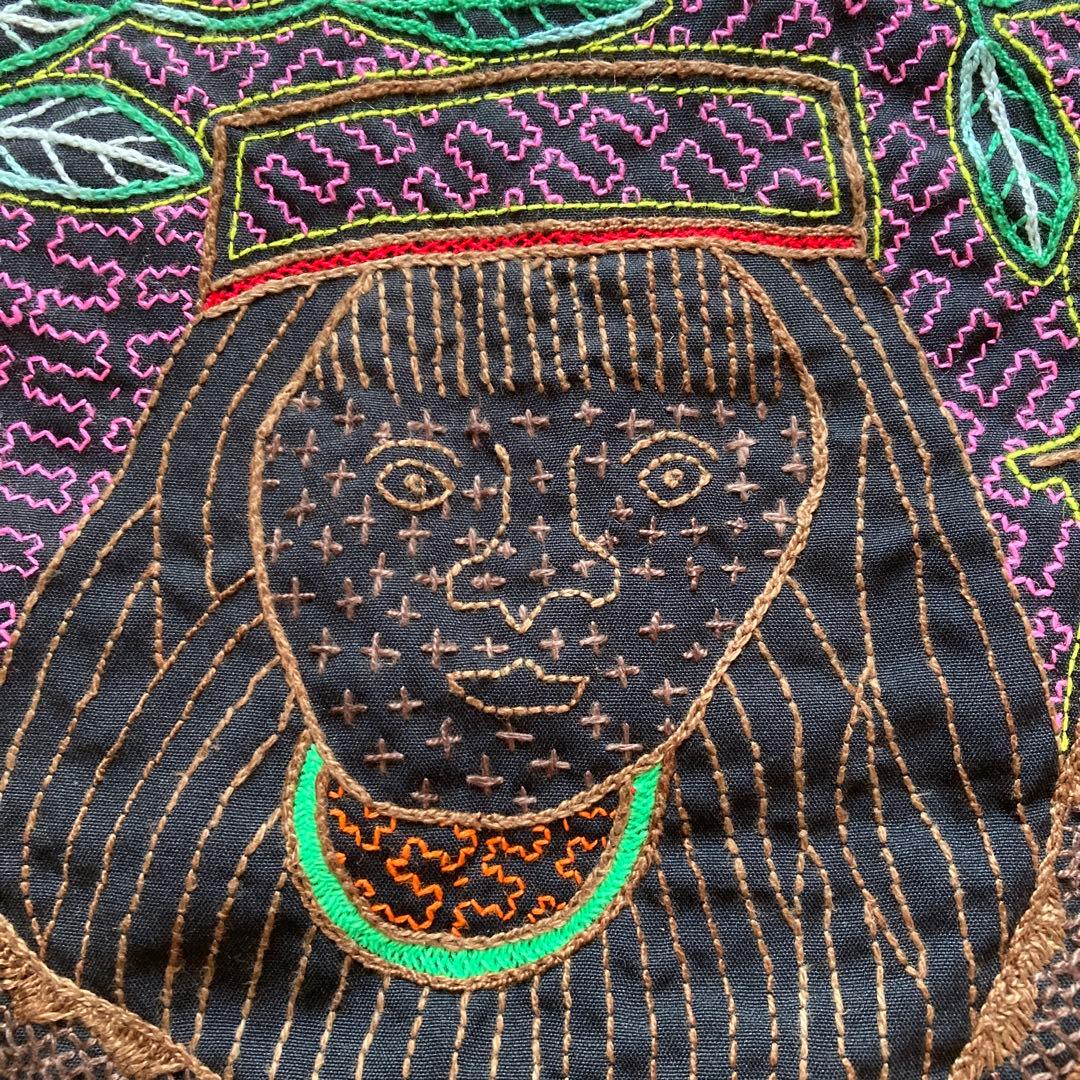 アヤワスカ　シピボ族　ハンドメイド　刺繍