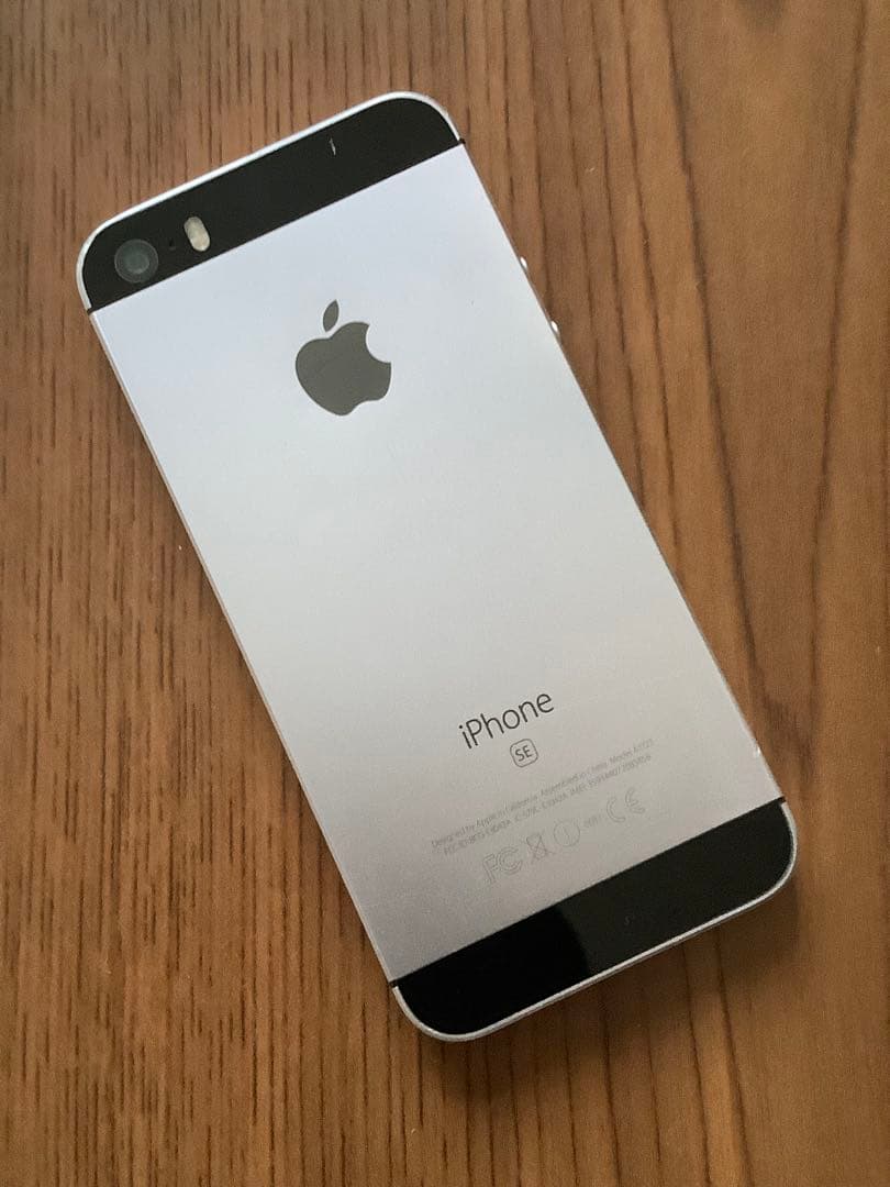 iPhone SE 第一 64GB バッテリー100% simフリー