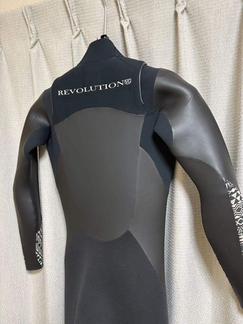 REVOLUTION(レボリューション)5×3mm セミドライ メンズM相当