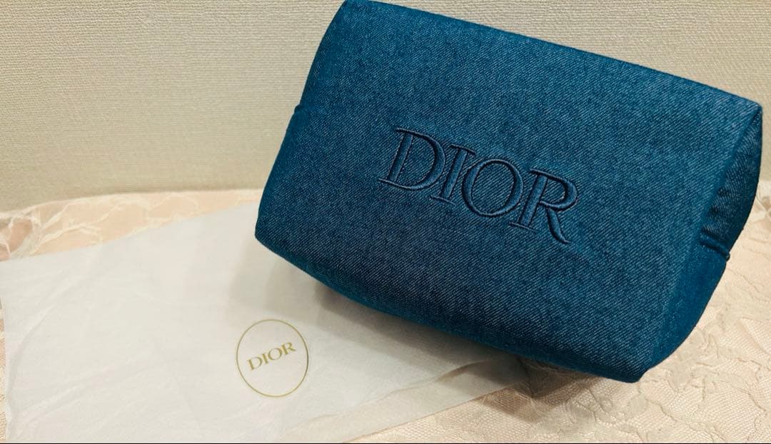 Dior スキンフォーエヴァーコンパクトナチュラルベルベット2N ポーチ付