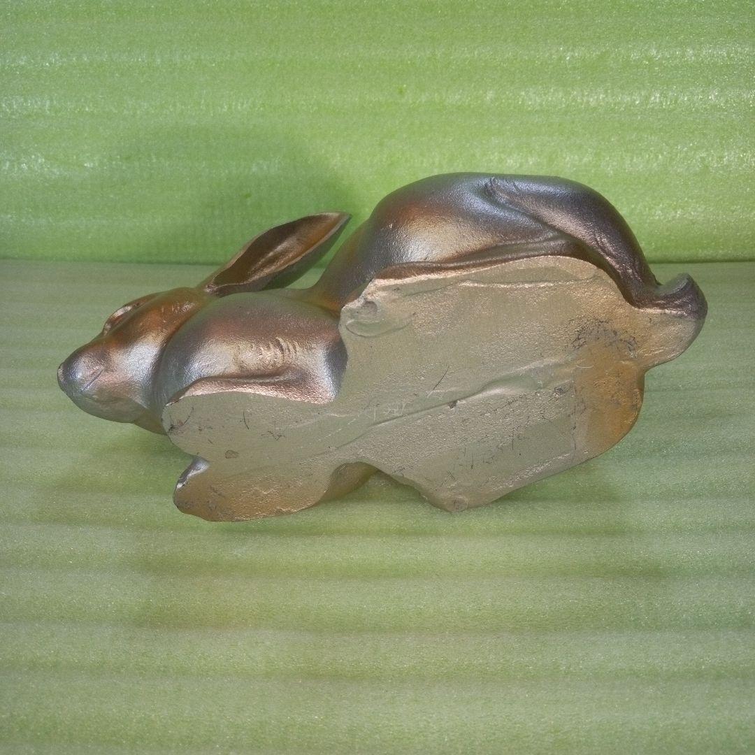 金属製と思われるウサギ型置物　刻印有り　オブジェ　インテリア　ペーパーウェイト