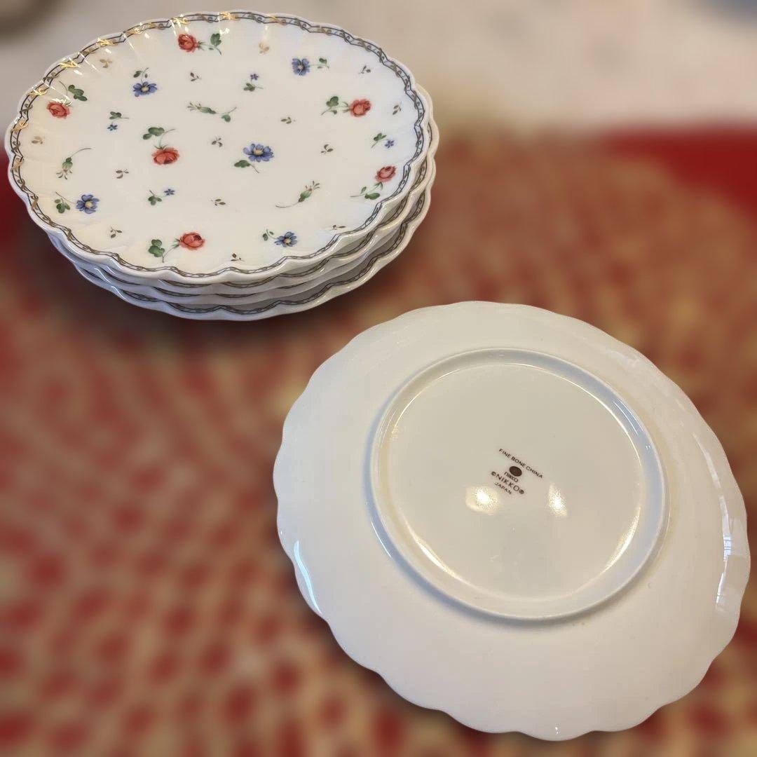 NIKKO 花柄皿 波形の縁取り