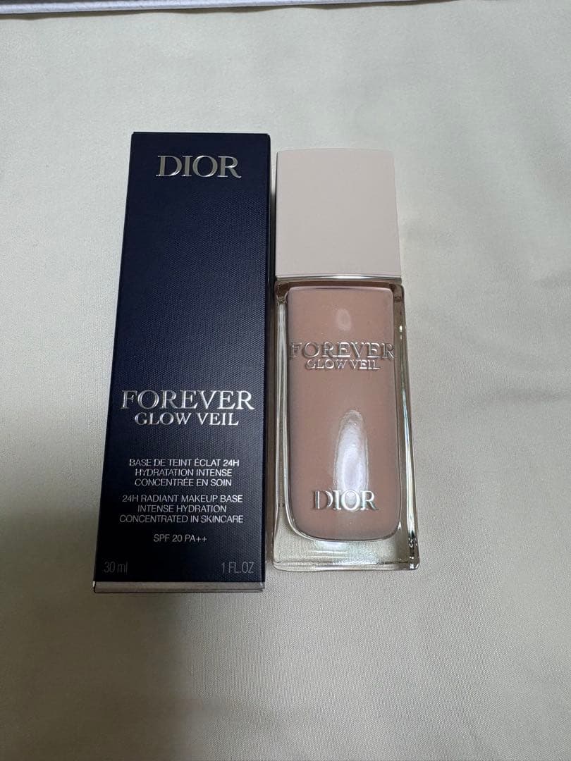 新品ディオールスキン フォーエヴァー　フルイド　グロウリキッドファンデーション