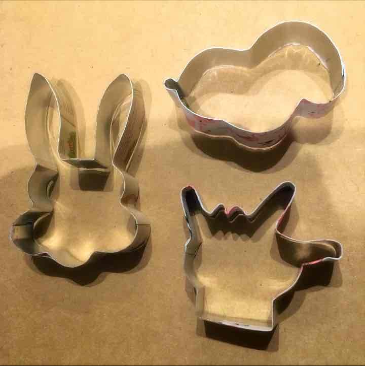 珍しいクッキー型 うさぎ スヌーピー 手