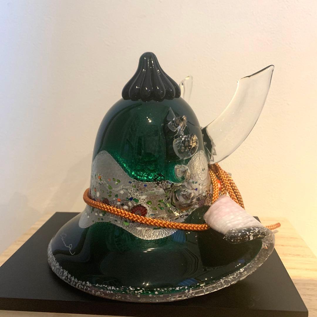 黒木国昭 作 『光琳』ガラス製　兜　かぶと　桐箱と台座付