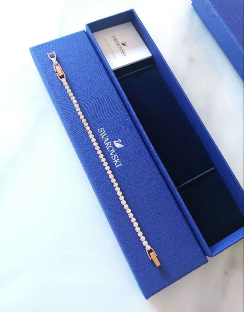 ほぼ新品 SWAROVSKI テニス Dluxe ブレスレット スワロフスキー