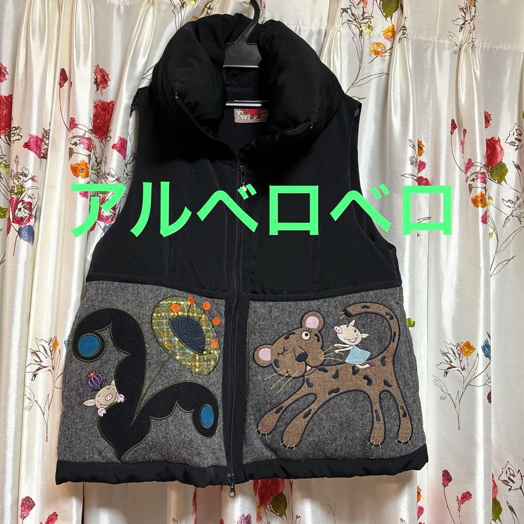 アルベロベロ ブタさん　刺繍 ダウンベスト