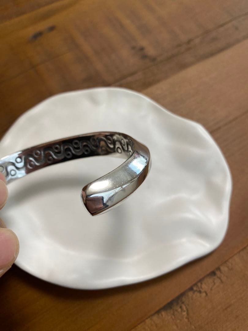 CODY SANDERSON シルバーバングル