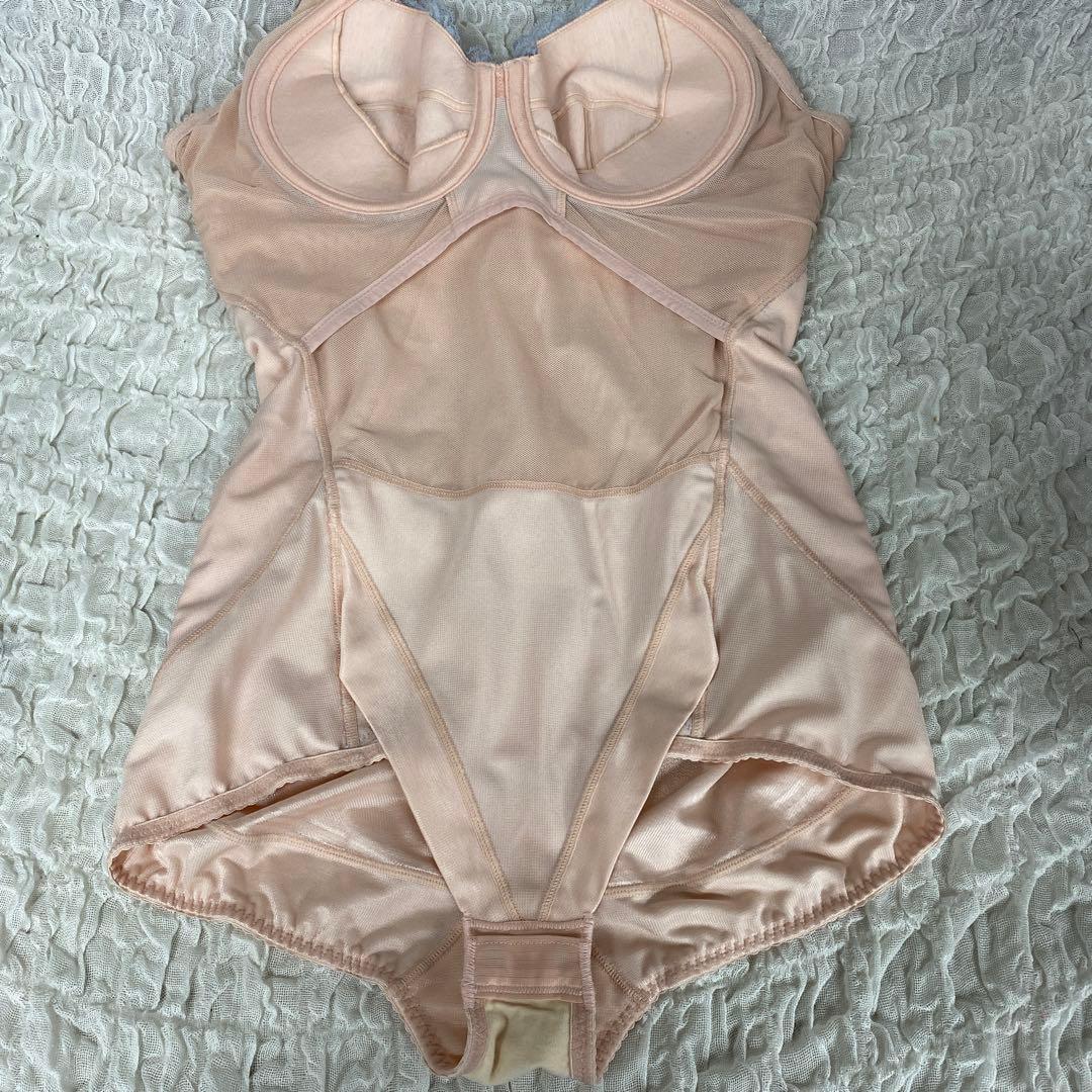 マルコ 補正下着 カーヴィシャス　カレス ピンク ボディスーツ C80LL