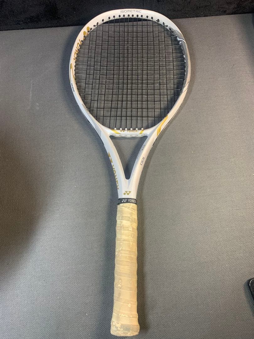 YONEX VCORE 100 テニスラケット 305g