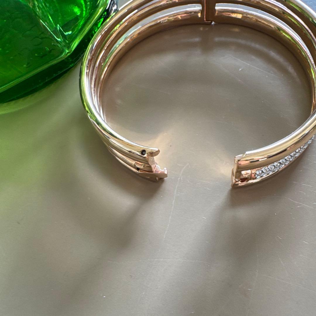 スワロフスキー　バングル　未使用品！