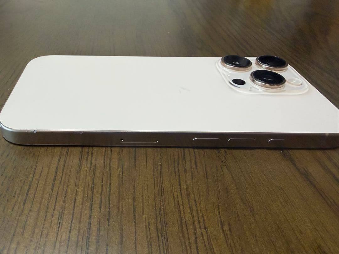 iPhone16pro 256 デザート