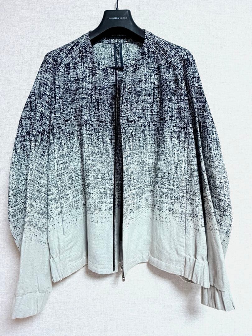 【新品】アタッチメント LI/C グラデーション ジャカード ノーカラーブルゾン