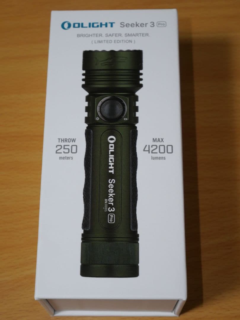 【中古】OLIGHT　鮫　seeker 3 pro アーマーグリーン　限定品