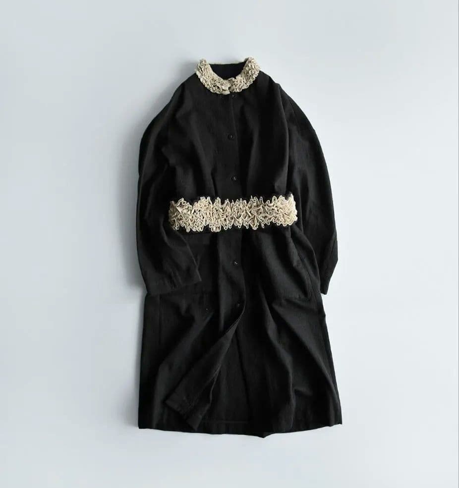 R & D.M.Co- オールドマンズテーラー フリル デコレーション コート