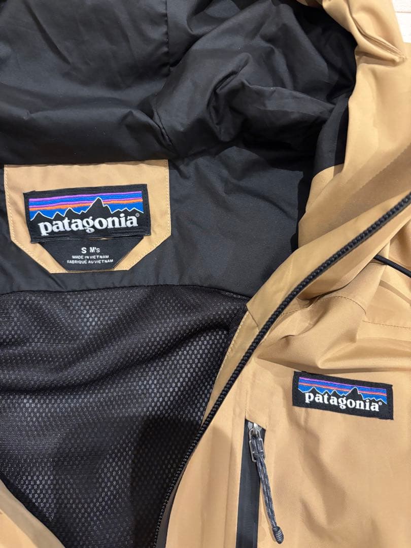 パタゴニア パウダータウンジャケットベージュGRBN 2024