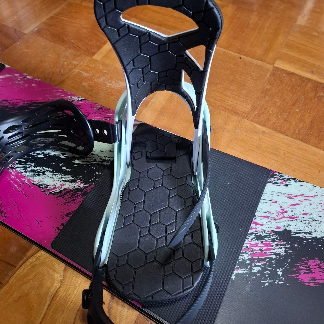 BURTON GROM 130cm 　キッズスノーボードバインディング２点セット