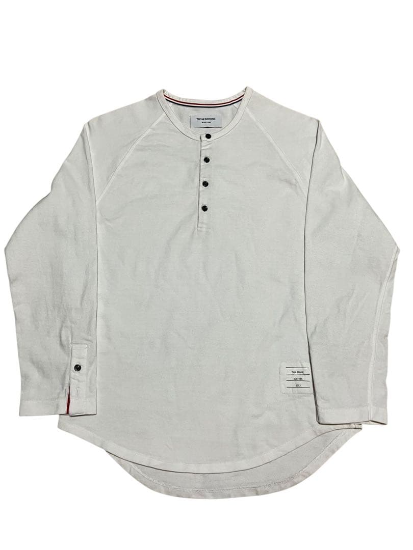 THOM BROWNE. ヘンリーネックカットソー