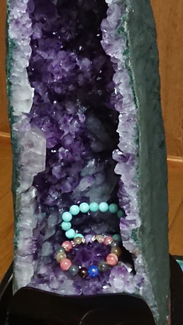 希少 ハックマナイト共生？アメジストドーム 色、形良し、ドーム内広し、存在感