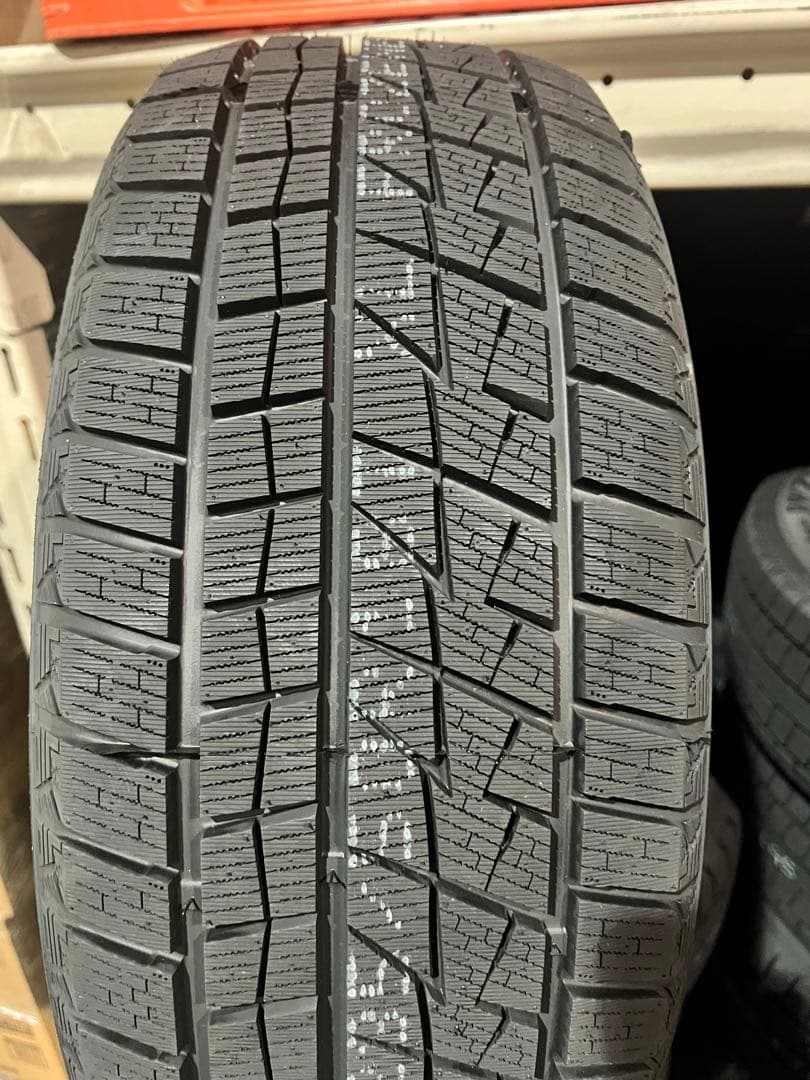 (北海道以外)2025年製新品235/50R18 スタッドレスタイヤ4本セット
