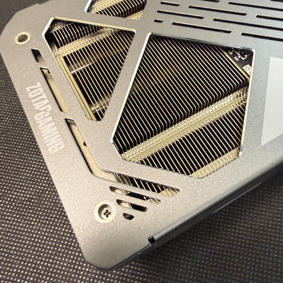 【ほぼ新品】NVIDIA GeForce RTX 5060 Ti 16GB