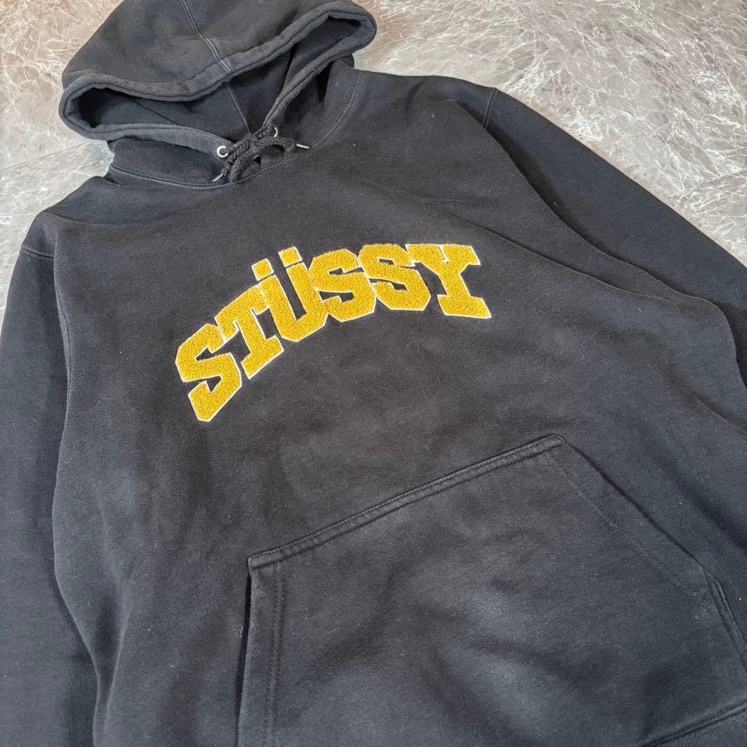 ✨人気✨ステューシー STUSSY パーカー アーチロゴ【L】裏起毛 ブラック