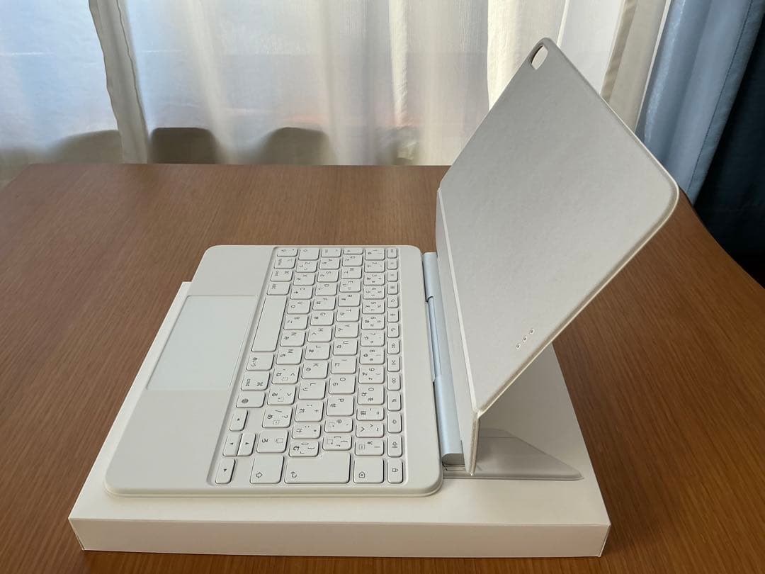 Apple iPad Air M3 11インチ及びmagic keyboard