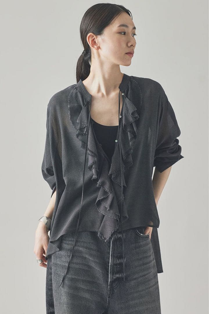 【823様限定】カレンソロジー ウールミックスボイルフリルブラウス グレー