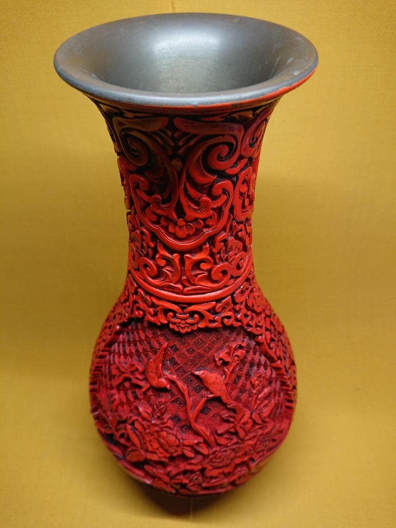 【美品】中国美術　堆朱　花瓶　細密細工　花柄　置物　工芸品　美術品　A1433