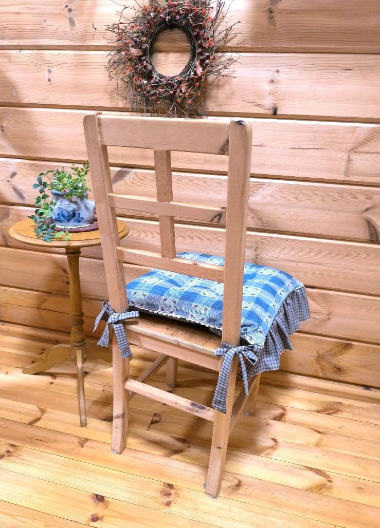 ⭐️アメリカンカントリー雑貨❤フリフリチェアパッド　ブルー系バラ柄♡45cm角