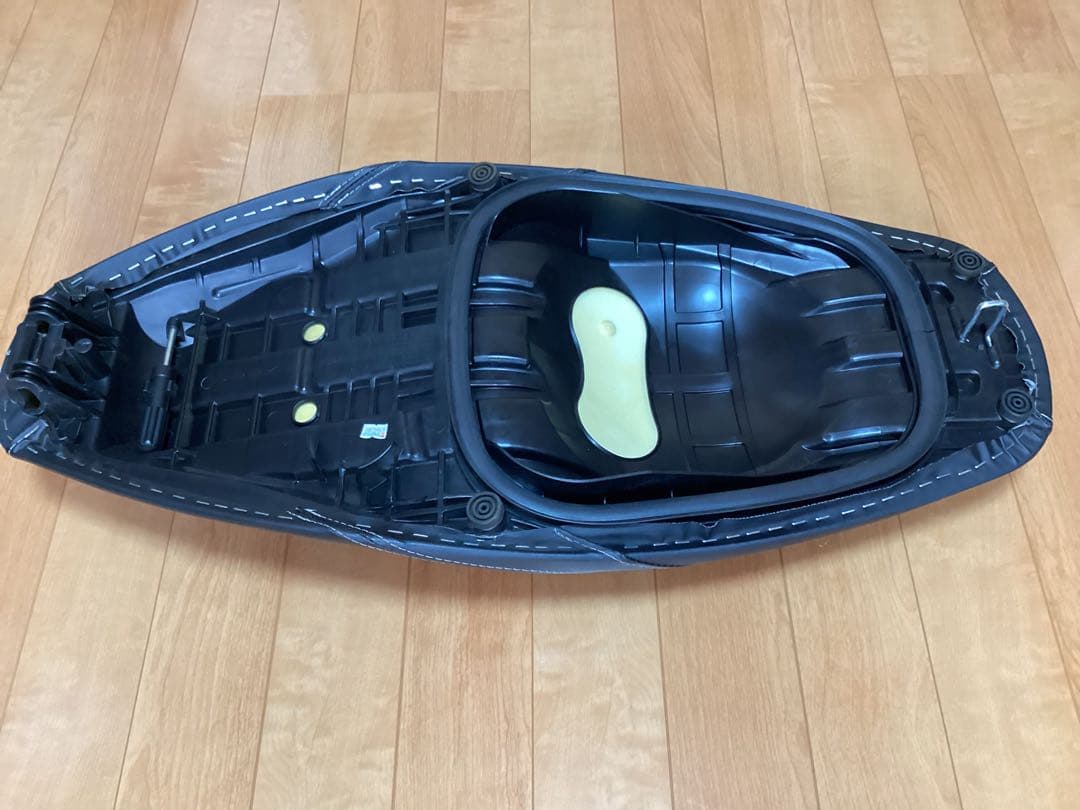 トリシティ155　SG81J（2023年）純正シート