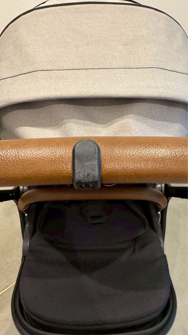 【kaaa】nuna ベビーカー トリヴ ブラックフレーム（ティンバー）