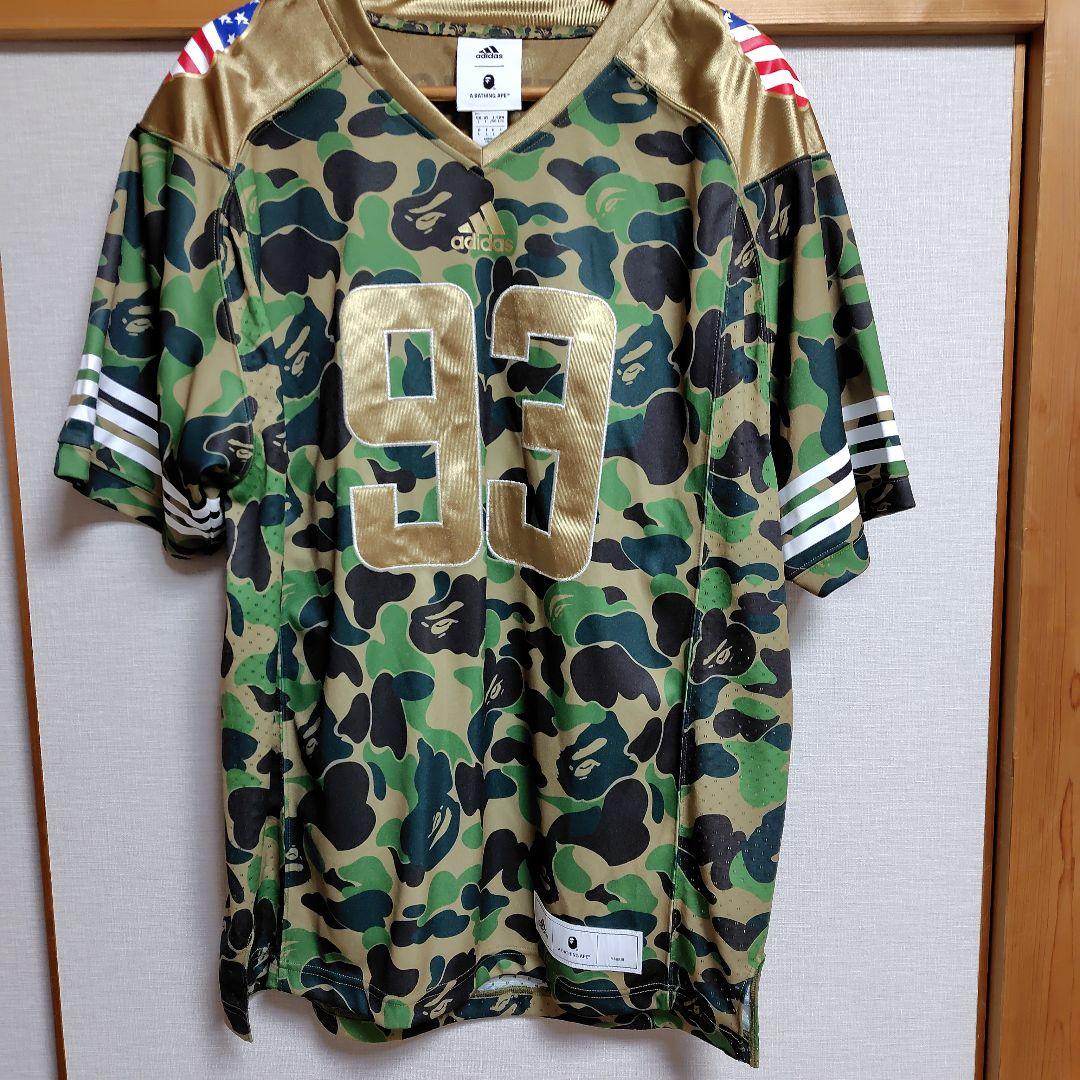 アベイシングエイプ✕adidasコラボ 迷彩柄 アメリカンフットボールシャツ